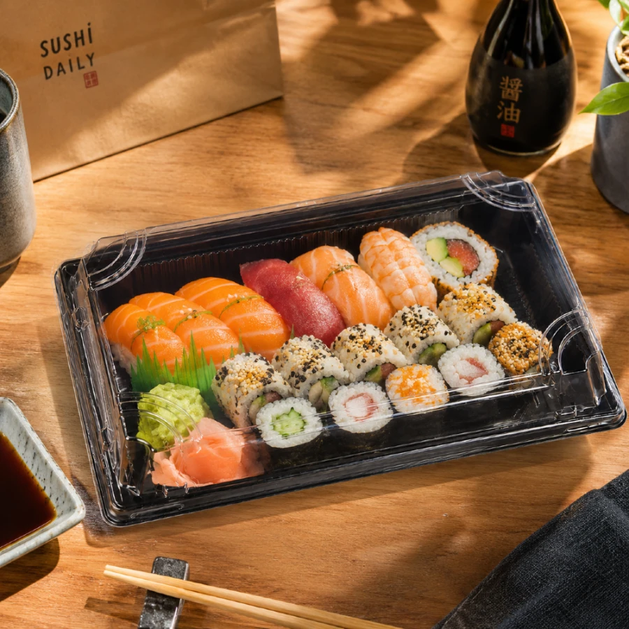Pudełko do sushi z pokrywką rPET 16,5 cm x 11,8 cm x 4,5 cm - 50 sztuk